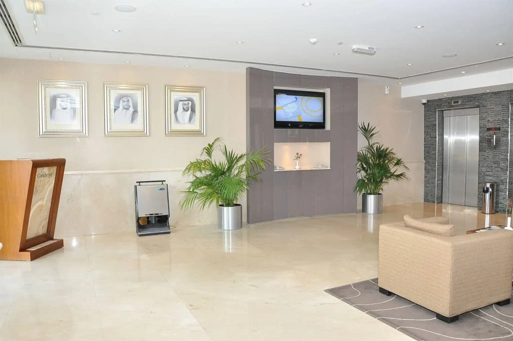 Phoenix Plaza Hotel Apartments - photo 2