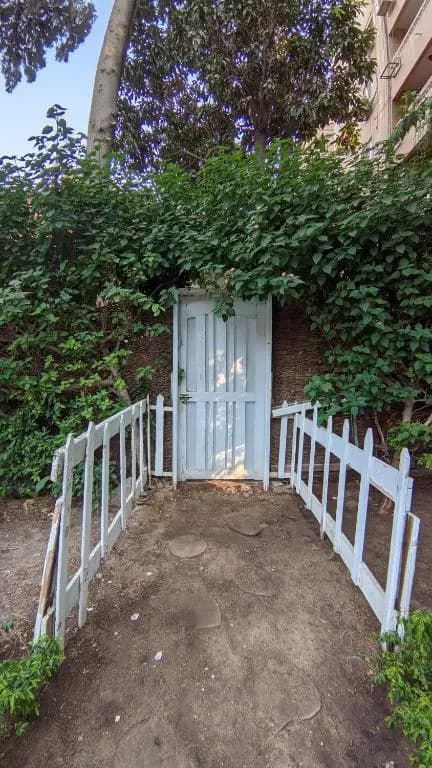 private entrance studio with private garden - photo 9