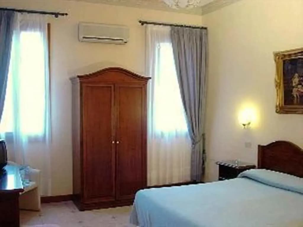 Hotel Atmosphere - photo 6