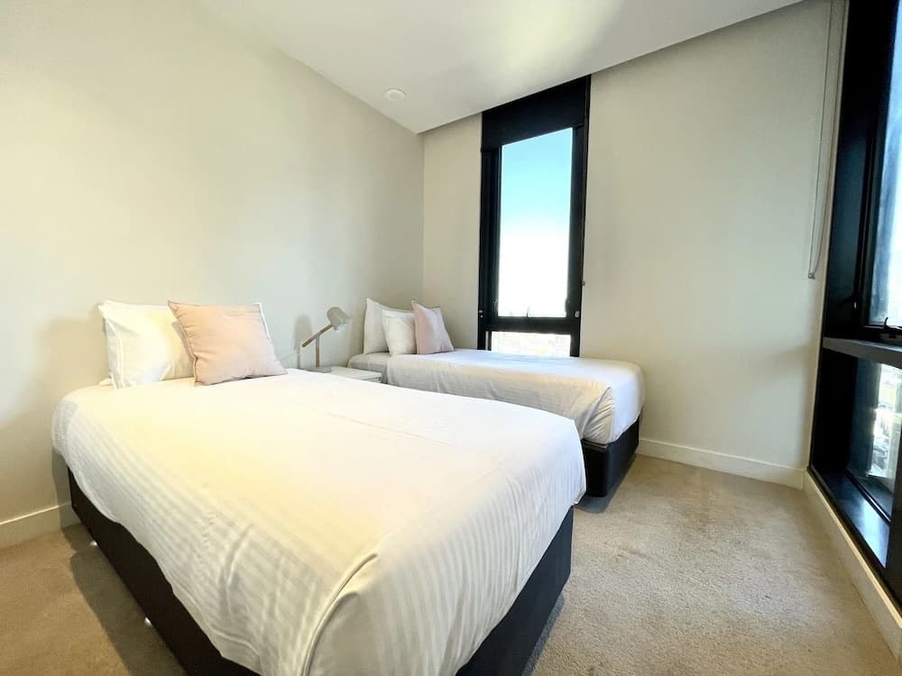 Readyset Apartments at Empire - photo 3