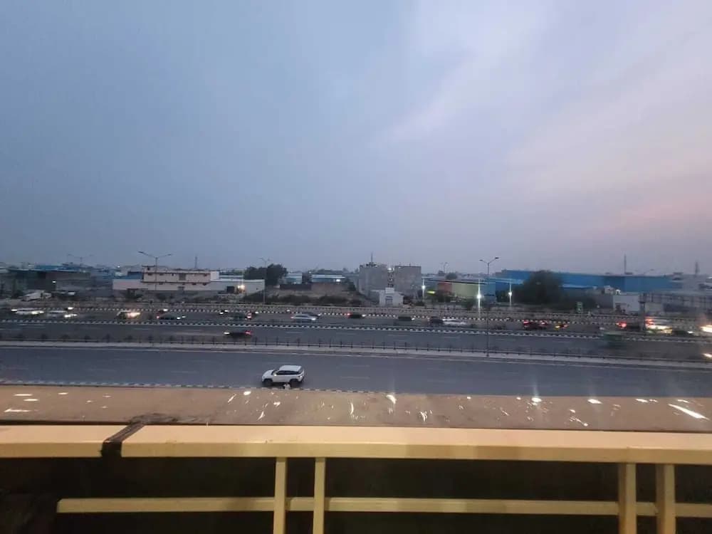 Hotel UER Expressway - photo 11