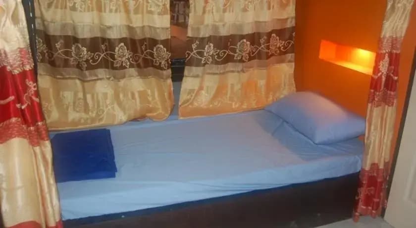 Bed n Bar Hostel - photo 4
