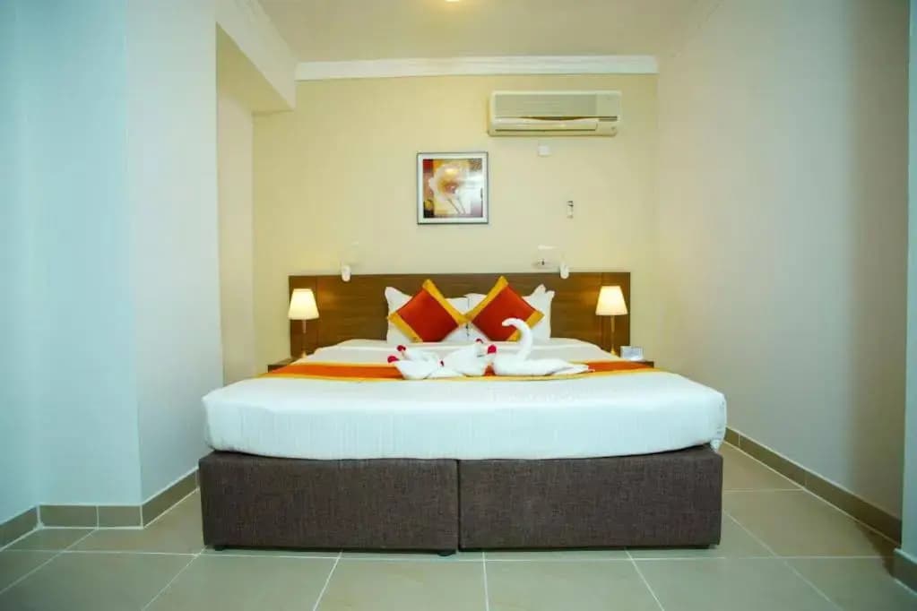 La Villa Inn Hotel Apartments - photo 4