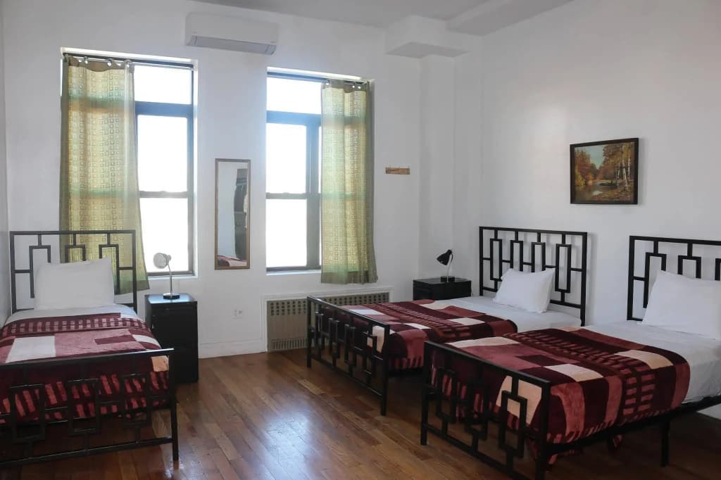 NY Moore Hostel - photo 7