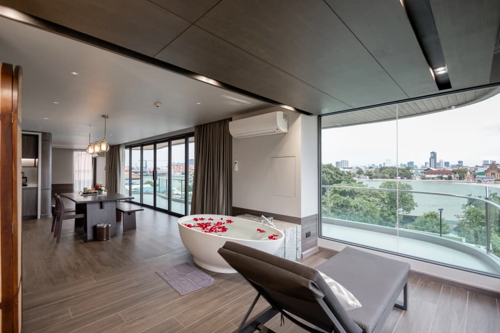 We Hotel Riverfront - photo 12