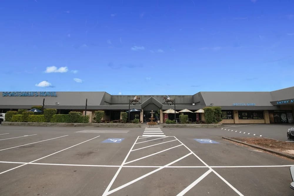 The Sportsman's Hotel - photo 12