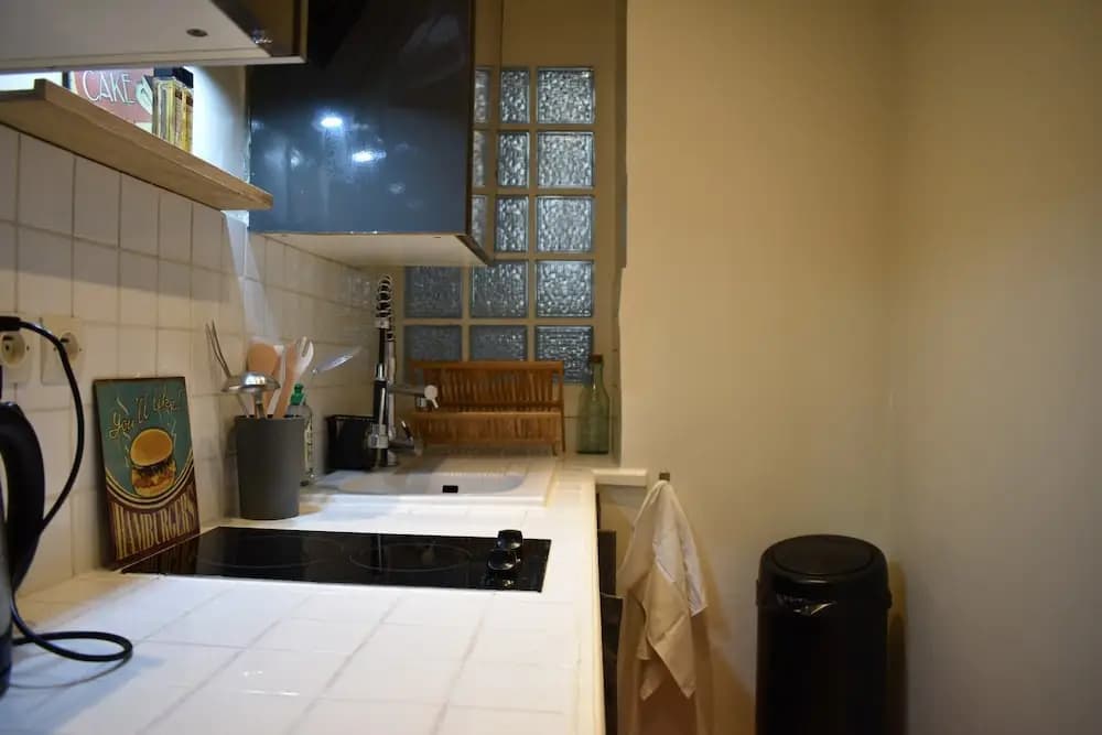 Spacious 1 Bedroom Apartment in Sacré Coeur - photo 2