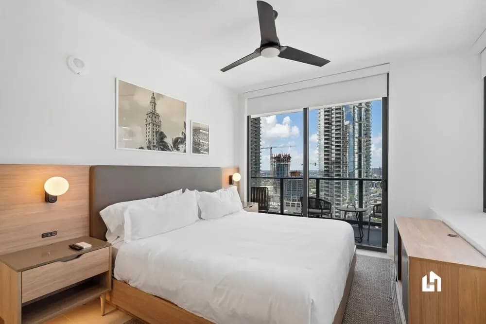 Stylish Apartments with Partial Ocean Views in Downtown - photo 21