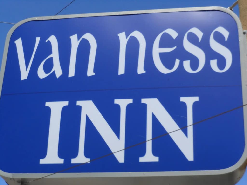 Van Ness Inn - photo 31