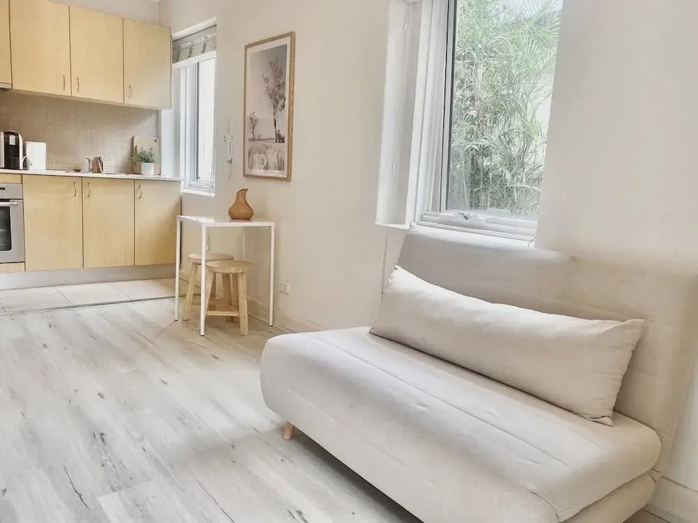 Prime Location Unit With Backyard - photo 2