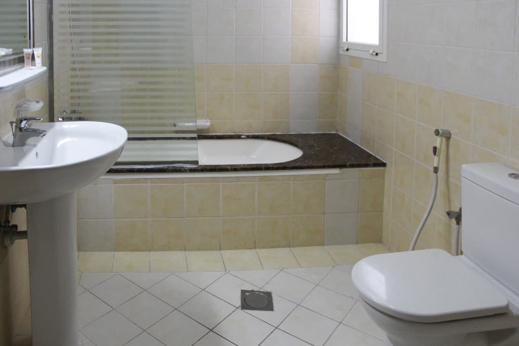 Clifton International Hotel - photo 8
