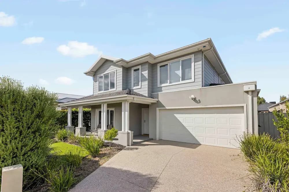 StayAU Contemporary 5BRM Families Home Point Cook - photo 40