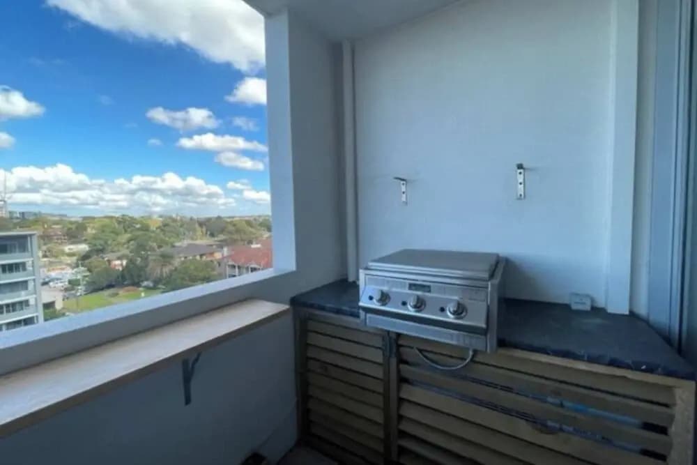 Spacious One Bedroom Apartment- With Large Balcony - photo 16