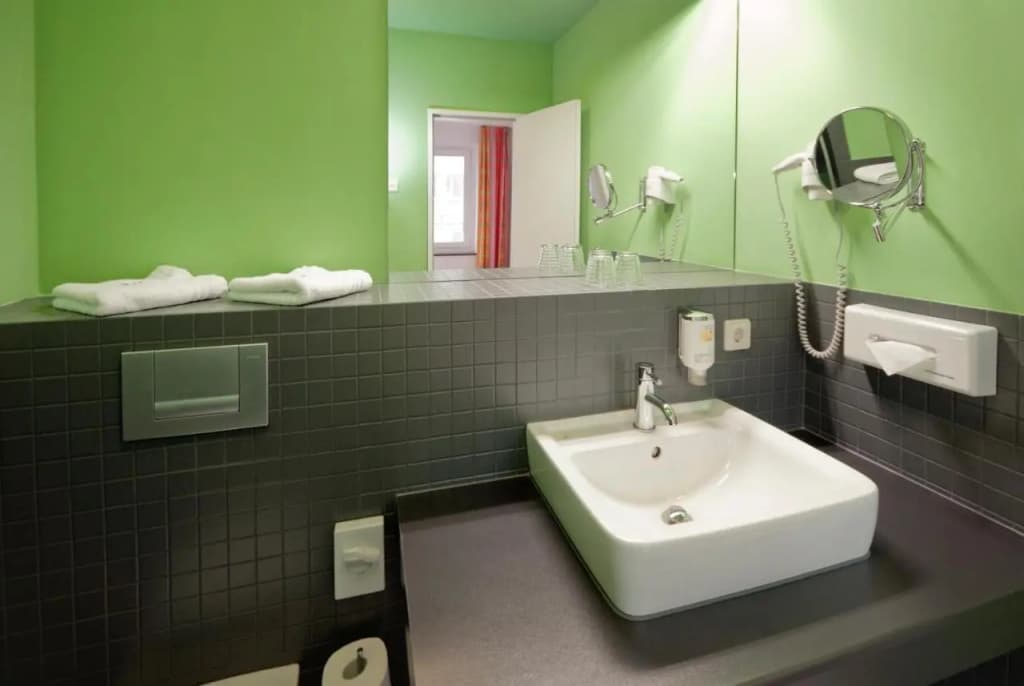Dietrich-Bonhoeffer-Hotel - photo 8
