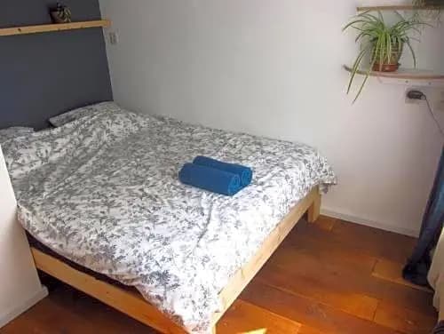 Private studio room in De Pijp - main photo
