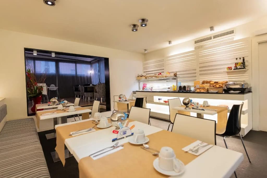 Atenea Rekord Suites Barcelona - photo 26