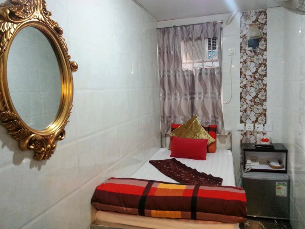 Hong Kong New York Guest House (TST Metro H Exit) - main photo