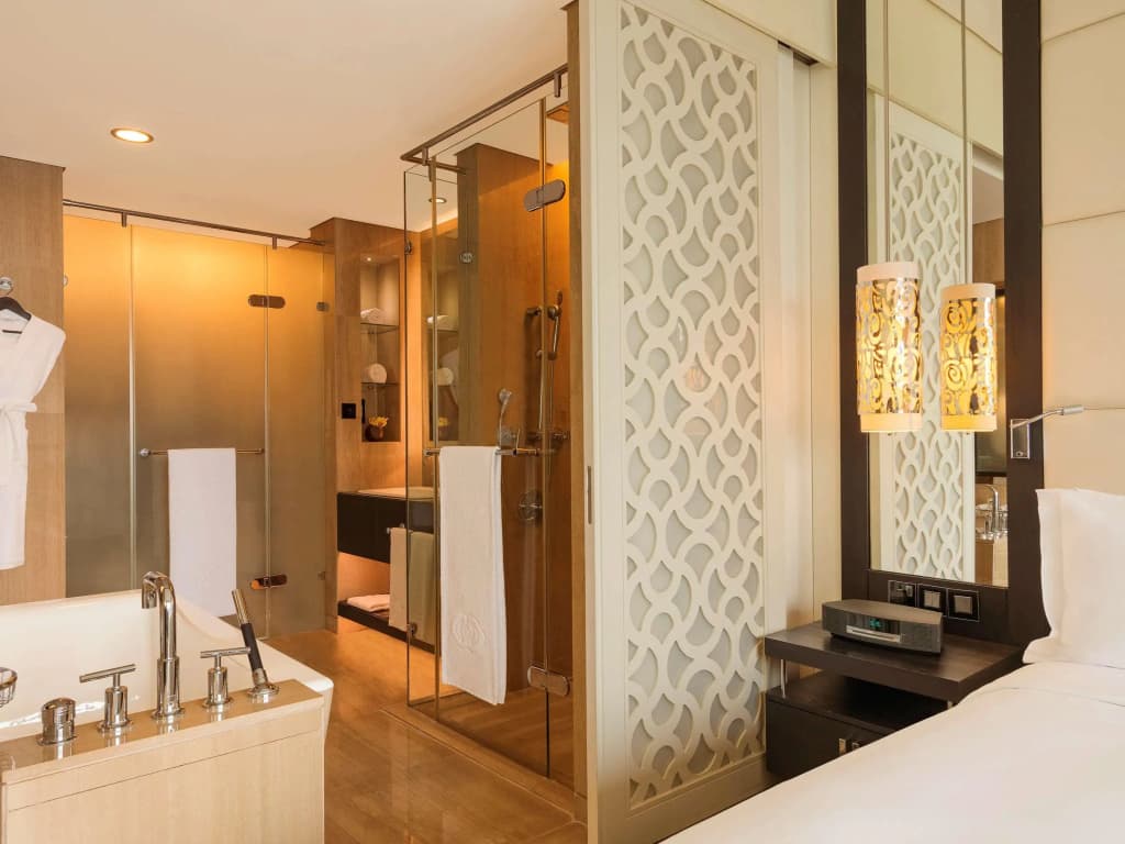 Sofitel Abu Dhabi Corniche Hotel - photo 11