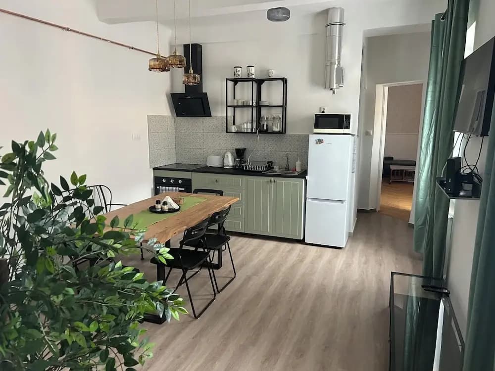 Diamond Astoria 4, Quiet Apartment - photo 17