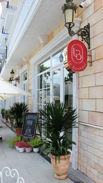 Le Bonheur Hotel - photo 1