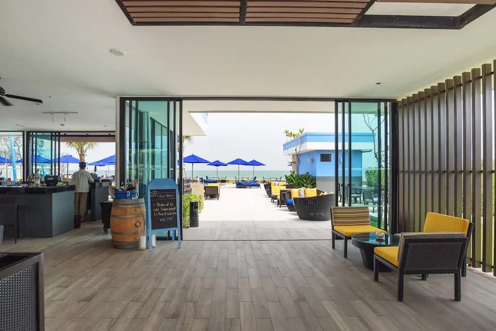 Lux Contemporary Condo By Favstay - photo 20