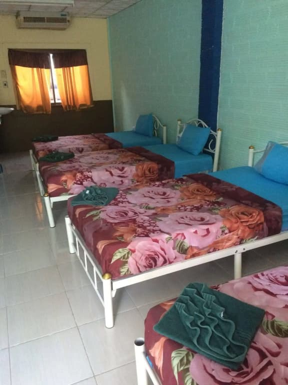 Supreeya Guesthouse - Hostel - photo 5