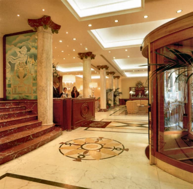 Andreola Central Hotel - photo 2