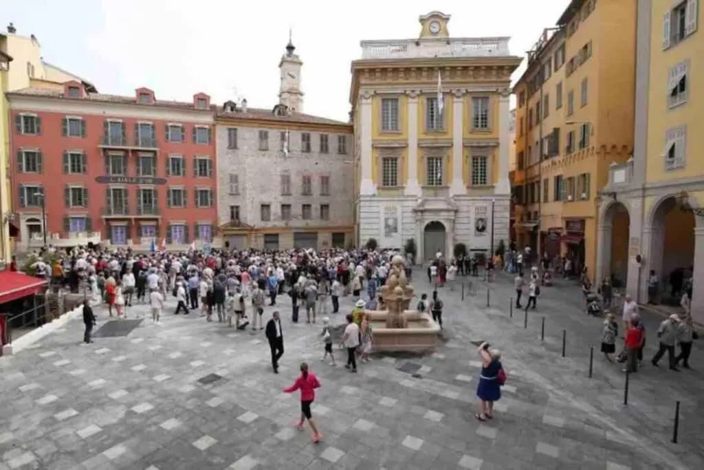 VIEUX NICE T4 - 55 m² entièrement rénové en 2021 - photo 20