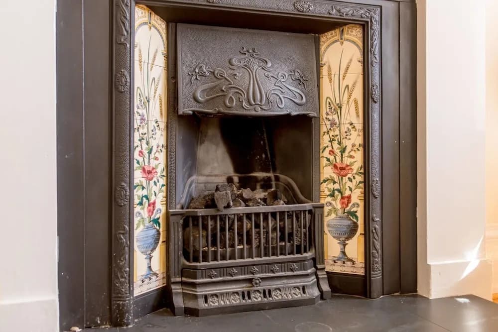 Retro Castle Retreat 2Bed (sleep 6) - photo 10