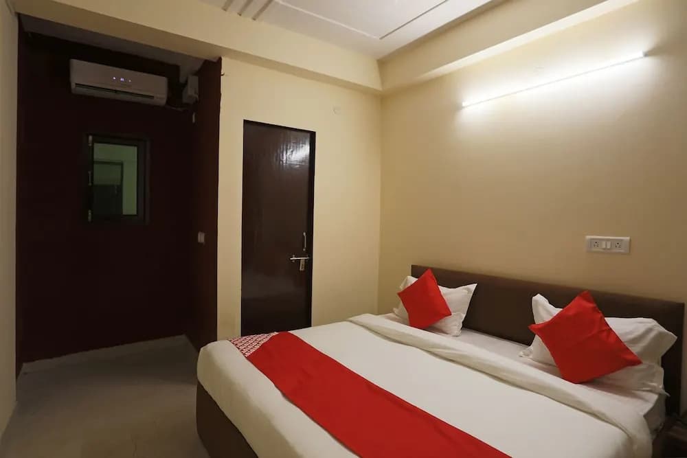 Hotel 2 Yaars by OYO Rooms - photo 4