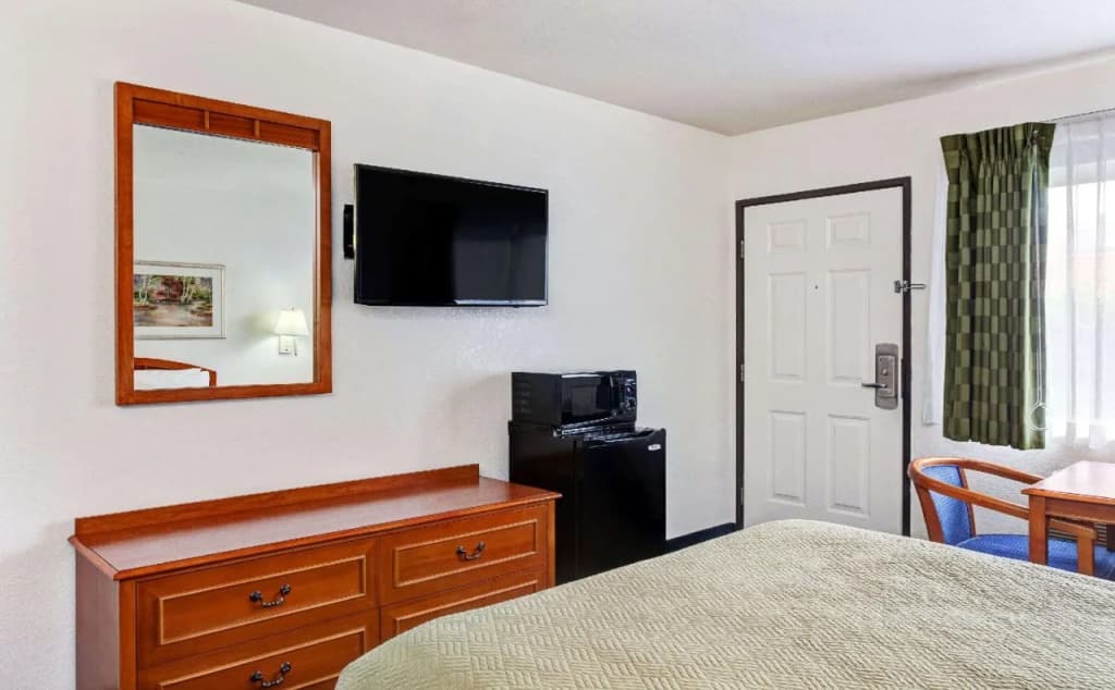 Travelodge by Wyndham Hollywood-Vermont/Sunset - photo 6