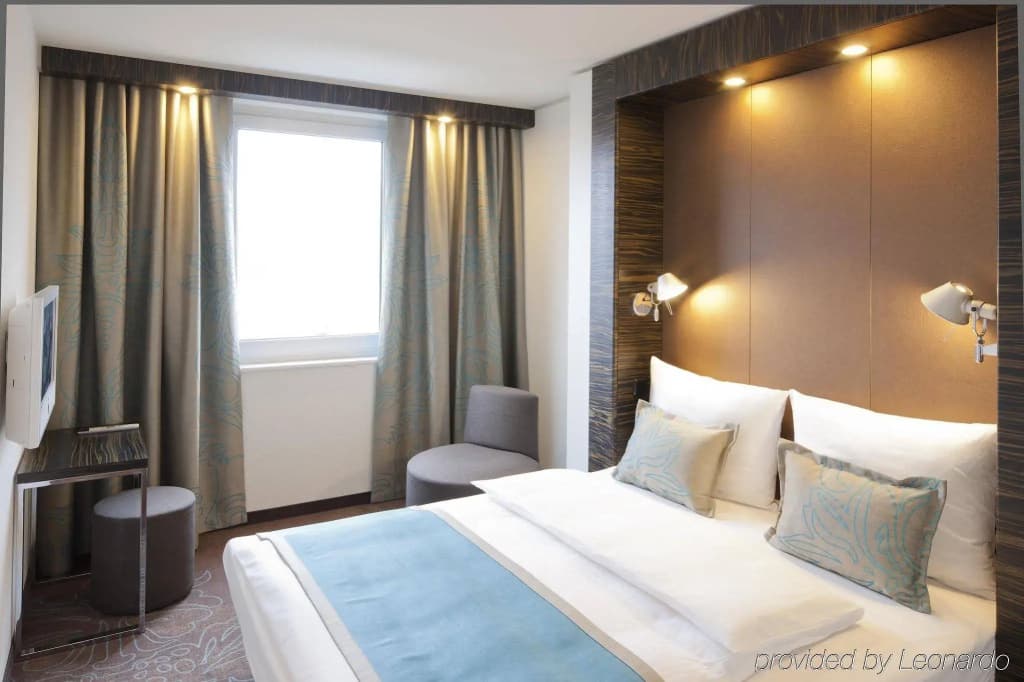 Motel One Berlin-Hackescher Markt - photo 3