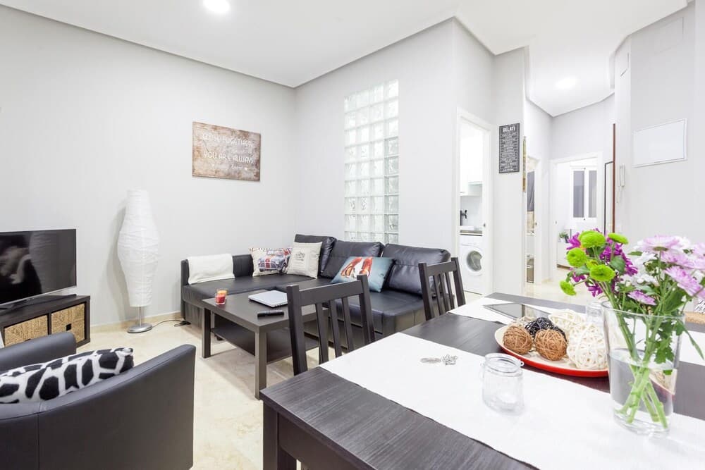 Beautiful Apt. Historic District - Sol - photo 14