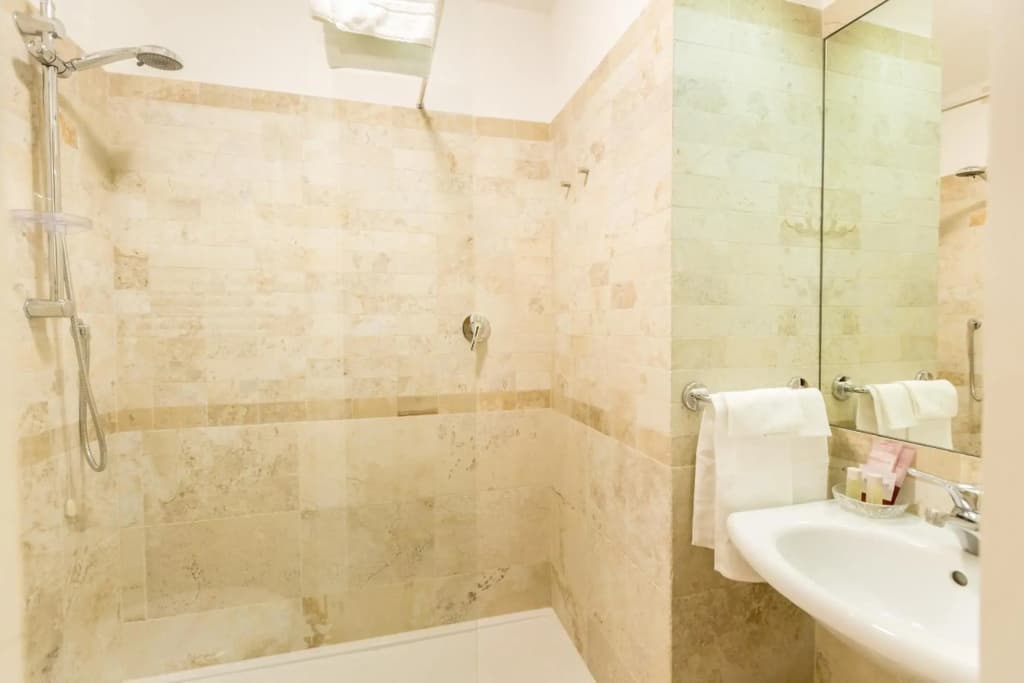 Hotel Modigliani - photo 9
