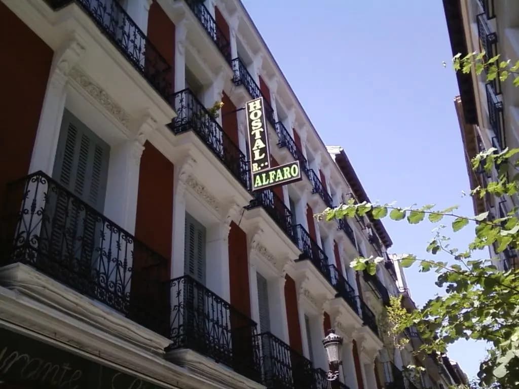 Hostal Alfaro - photo 2