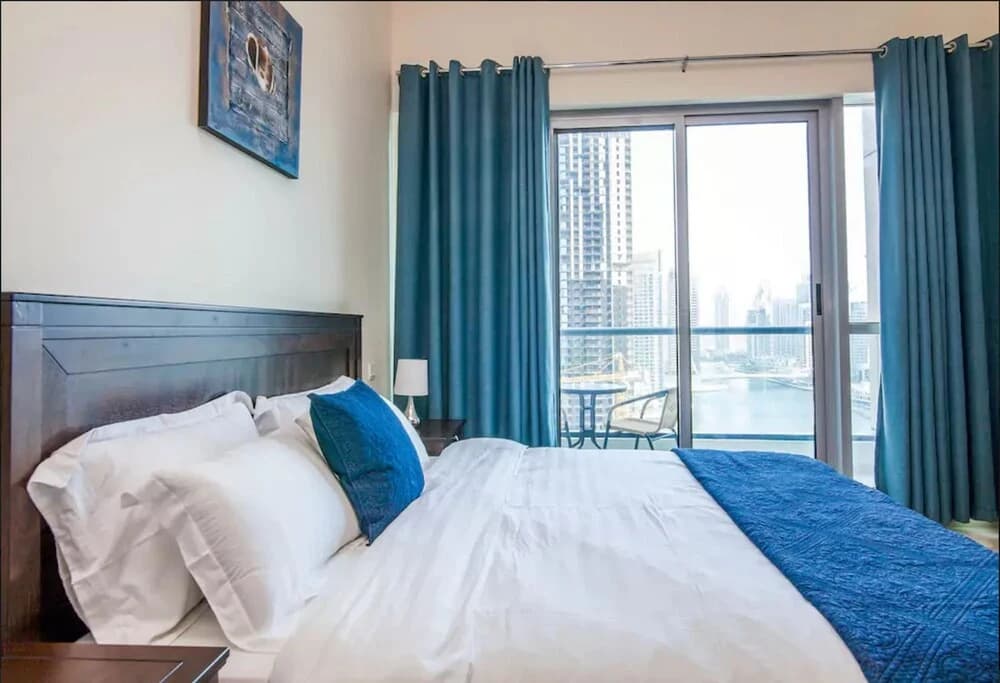 SuiteLets - Bay Central Suites - main photo