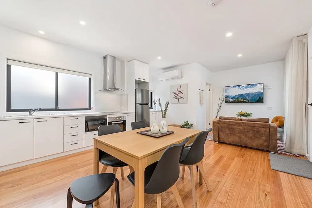 Gorgeous 3-bed House With Spacious Shared Backyard - photo 9
