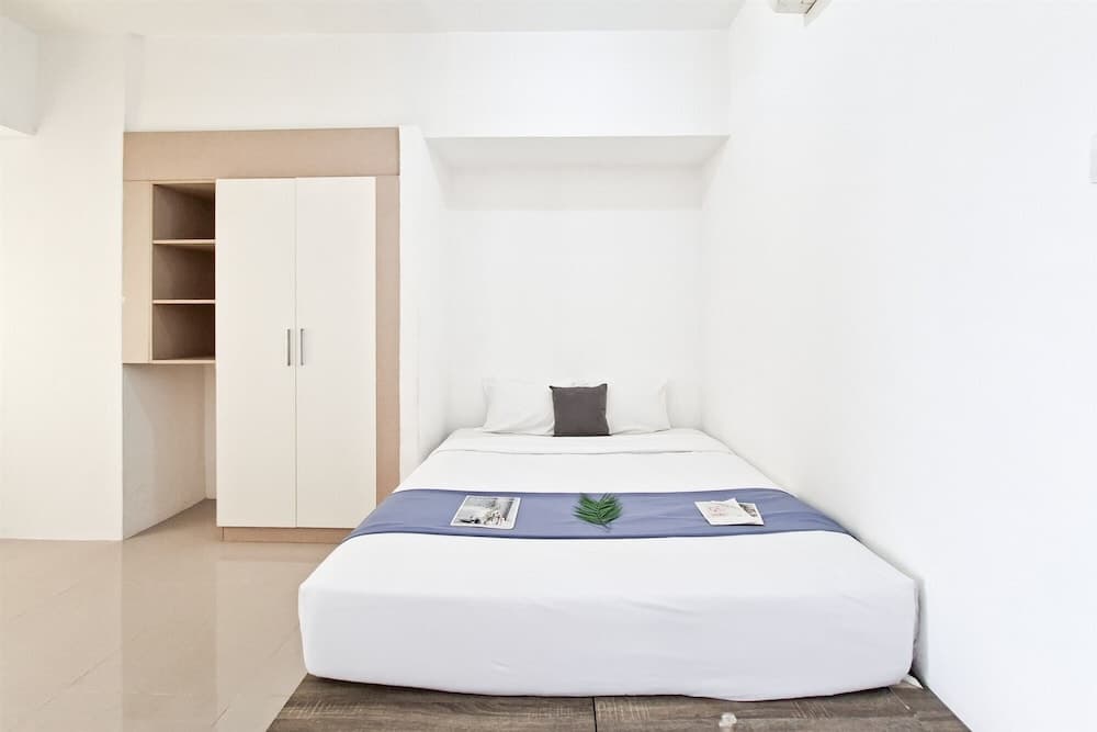 Studio Apartment Near Bojong Indah Station At Vittoria Residence - photo 2