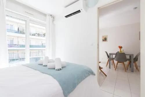 Comfortable 1 Bdr Downtown - AC & Parking - main photo