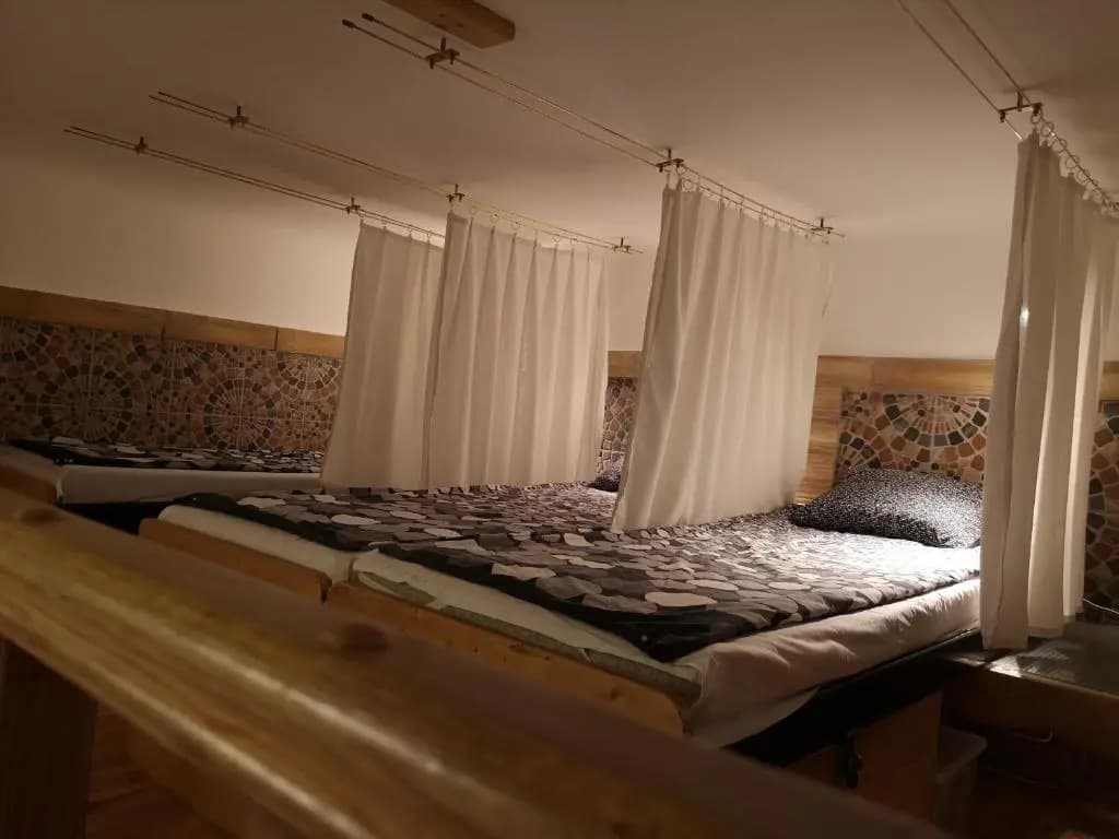 Locomotive Light Hostel  Apartments - photo 6