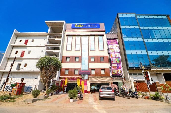 Fabhotel Dwarka Suites - photo 1