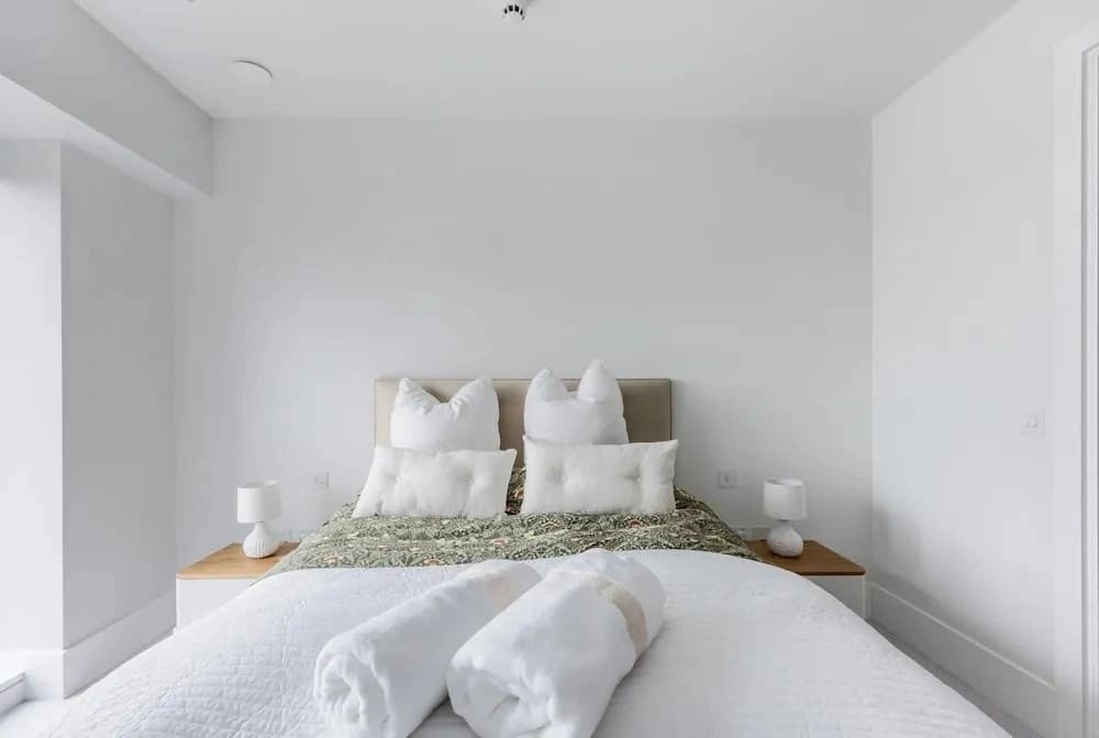 Central 3BR by Edinburgh Castle - photo 1