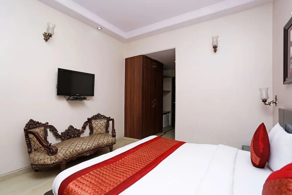 OYO 5401 Hotel Mid Town - main photo
