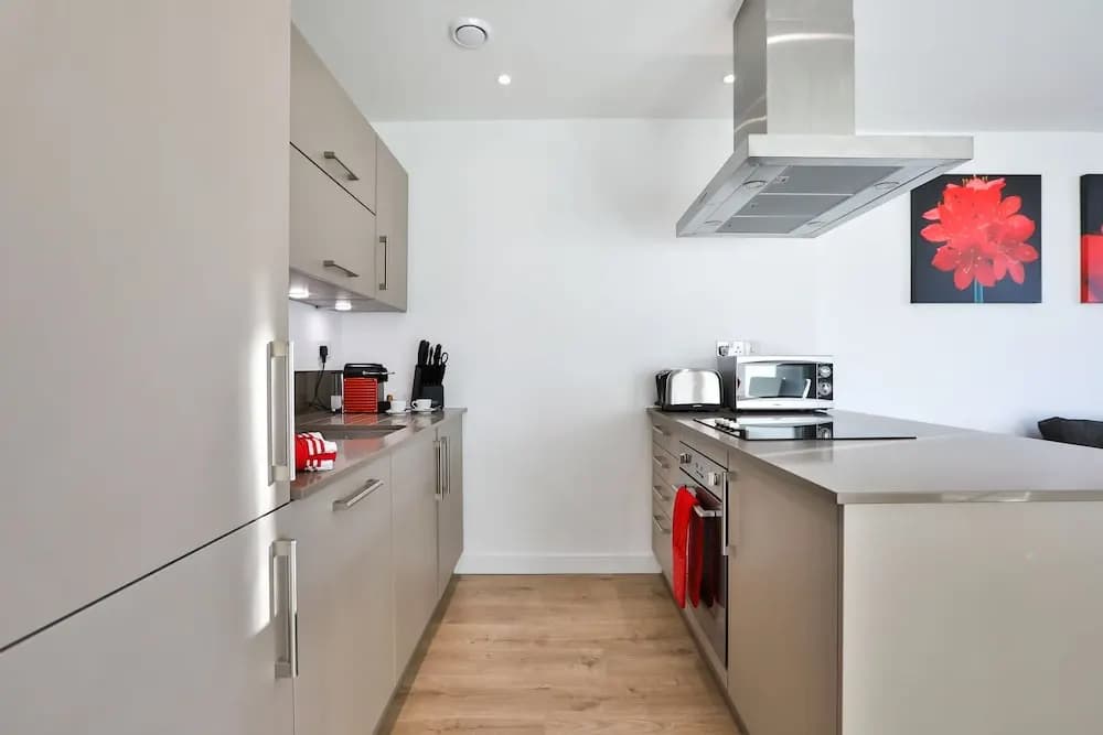 2 Bed 2 Bath flat close to underground - photo 16