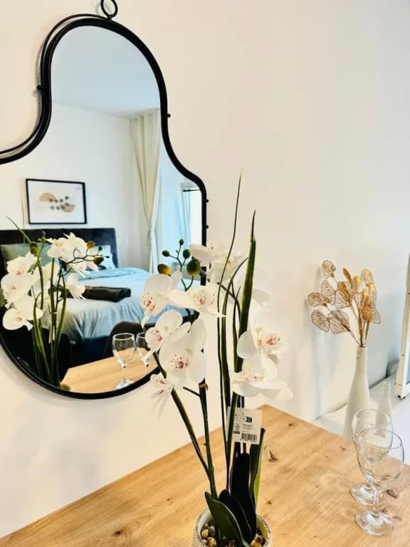 Spacious 7BR Apartment Prime Location - photo 33