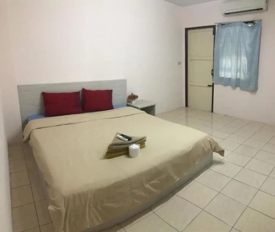 Watcharee Apartment - photo 4