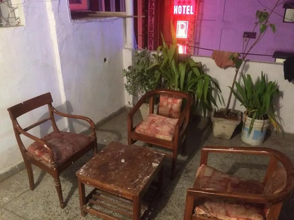 Hotel Baba Deluxe - photo 10