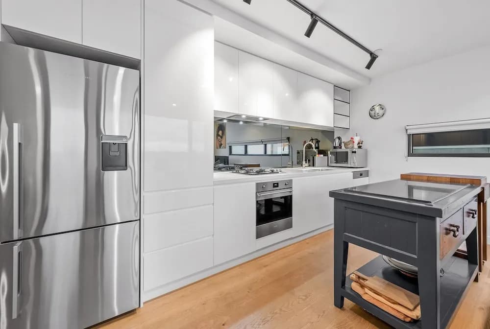 StayCentral - East Brunswick Penthouse with Study - photo 11