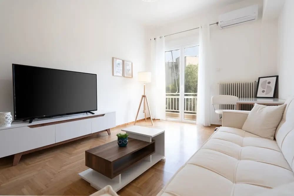 City Chic Apartment with Park View - photo 1