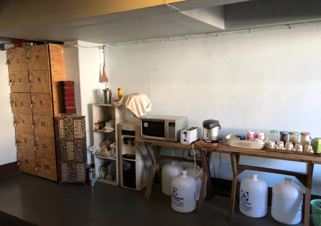 J Giant Hostel - photo 20